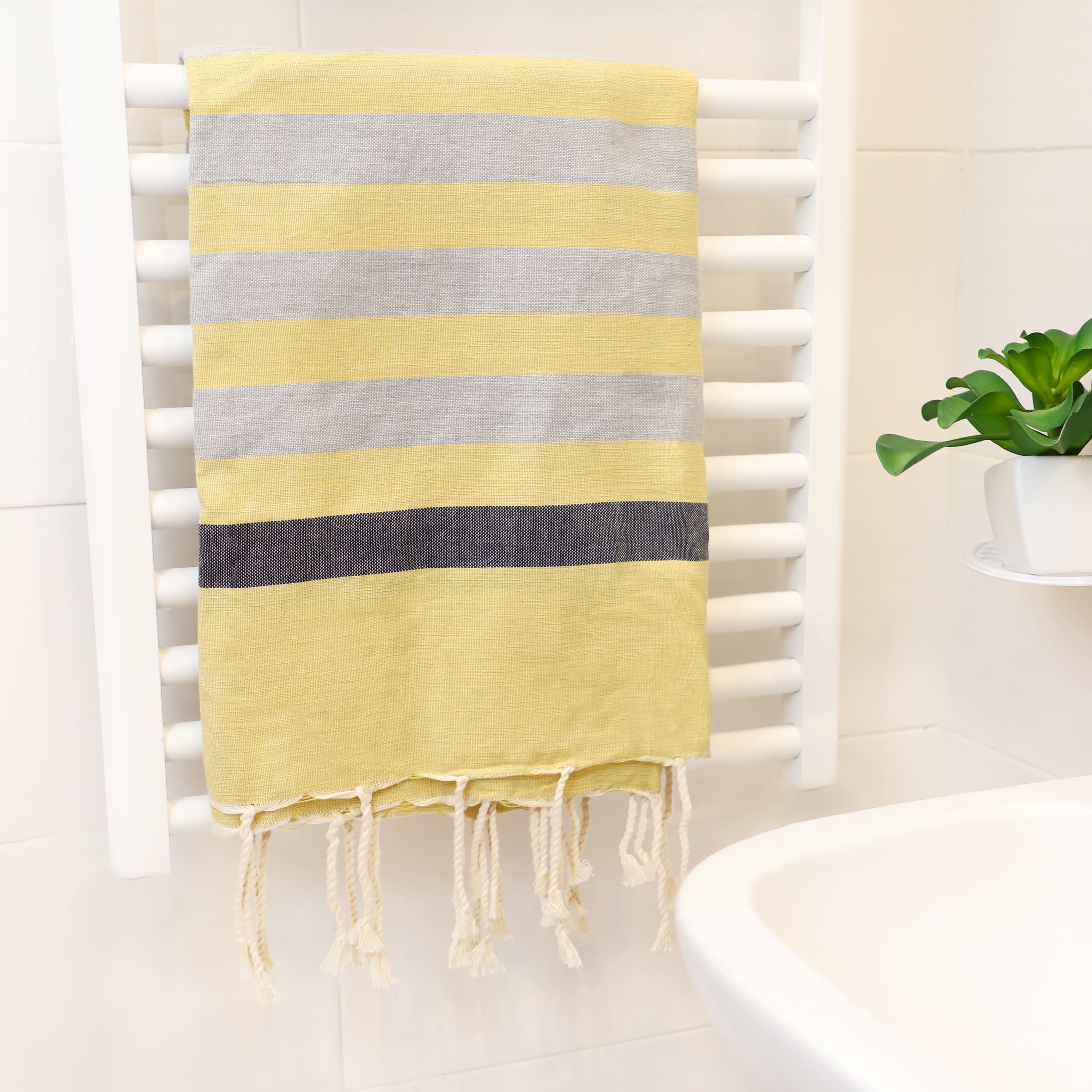 สีเหลือง