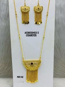 Haute Qualité Nouveau Plaqué Or En Laiton Chik Ensemble avec Boucles D'oreilles pour Femmes À La Mode Lien Chaîne Conception De Mode Pendentif Colliers - Product Image 1