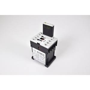 LW23205 - SIEMENS 3RT1016-1BB41, Contacteur de puissance E 5 avec 3RT1916-1JK00 - Product Image 1
