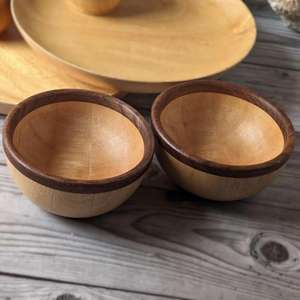 Grand bol à mélanger en bois naturel de haute qualité avec une forme unique pour la cuisine, la pâtisserie, la préparation de salades et le service en cuisine - Product Image 5