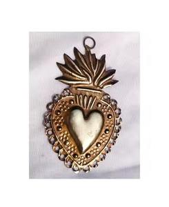 Corazón Sagrado de Metal, Corazón Católico Plano Dorado para Católicos y Regalos - Product Image 6