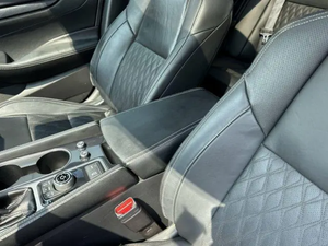 SUV Platino de Estilo Japonés Premium 2024 Usado Verificado, 200-250 CV, Interior de Tela, Volante a la Izquierda, Automático, R18, 8L, 7 Plazas - Product Image 5