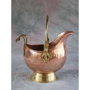 Gran Cubo de carbón de cobre de estilo antiguo con construcción robusta y diseñado para agregar elegancia y funcionalidad a las estufas de leña - Product Image 2