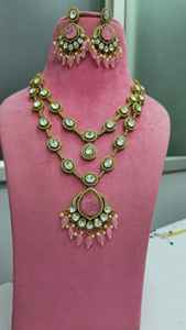 Conjunto de Collar Tradicional Indio de Primera Calidad, Ideal para Bodas y Ocasiones Festivas, Hermoso Par de Pendientes de Latón - Product Image 4