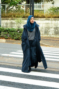 <b>Islamic</b> <b>Clothing</b> Minimalist Style Woven Polyester / Cotton Windproof Prayer Parka LITE by TAKVA Modest Coats - Product Image 3