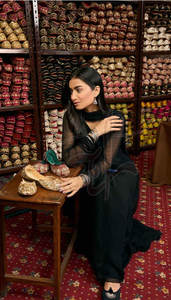 Trajes de Mujer de Alto Rendimiento en Oferta Online, Color Personalizado, Formal, Tela de Chifón de Alta Calidad, Logotipo Personalizado, Hecho en Pakistán - Product Image 2