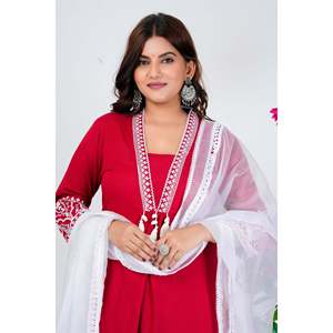 Ensemble Kurta en Chiffon Rouge Brodé avec Dupatta Blanche et Manches 3/4 - Product Image 5