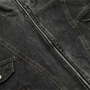 แจ็กเก็ตยีนส์เคลือบกระดุมสำหรับผู้ชายเสื้อแจ็คเก็ตผ้าฝ้ายสีดำแขนยาวระบายอากาศกันลมมีตัวอักษรคลาสสิก - Product Image 4