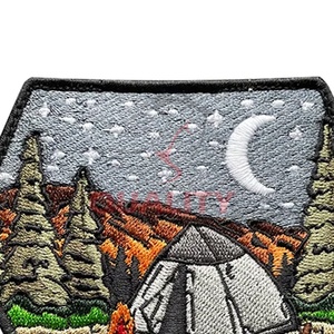 Insignias de bordado de calidad superior OEM al por mayor en ropa de Bajo MOQ buen material insignias de bordado a mano de talla grande personalizadas - Product Image 6