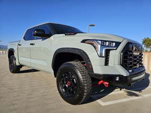 Tundra hybride TRD Pro HV CrewMax Cab 4WD d'occasion de 2022 - Product Image 4