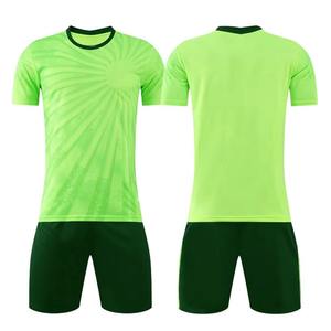 Sublimación personalizada Ropa deportiva Aceptar logotipo personalizado Hombres Fútbol Uniforme Color sólido Simple Fútbol Top Camiseta de fútbol - Product Image 1