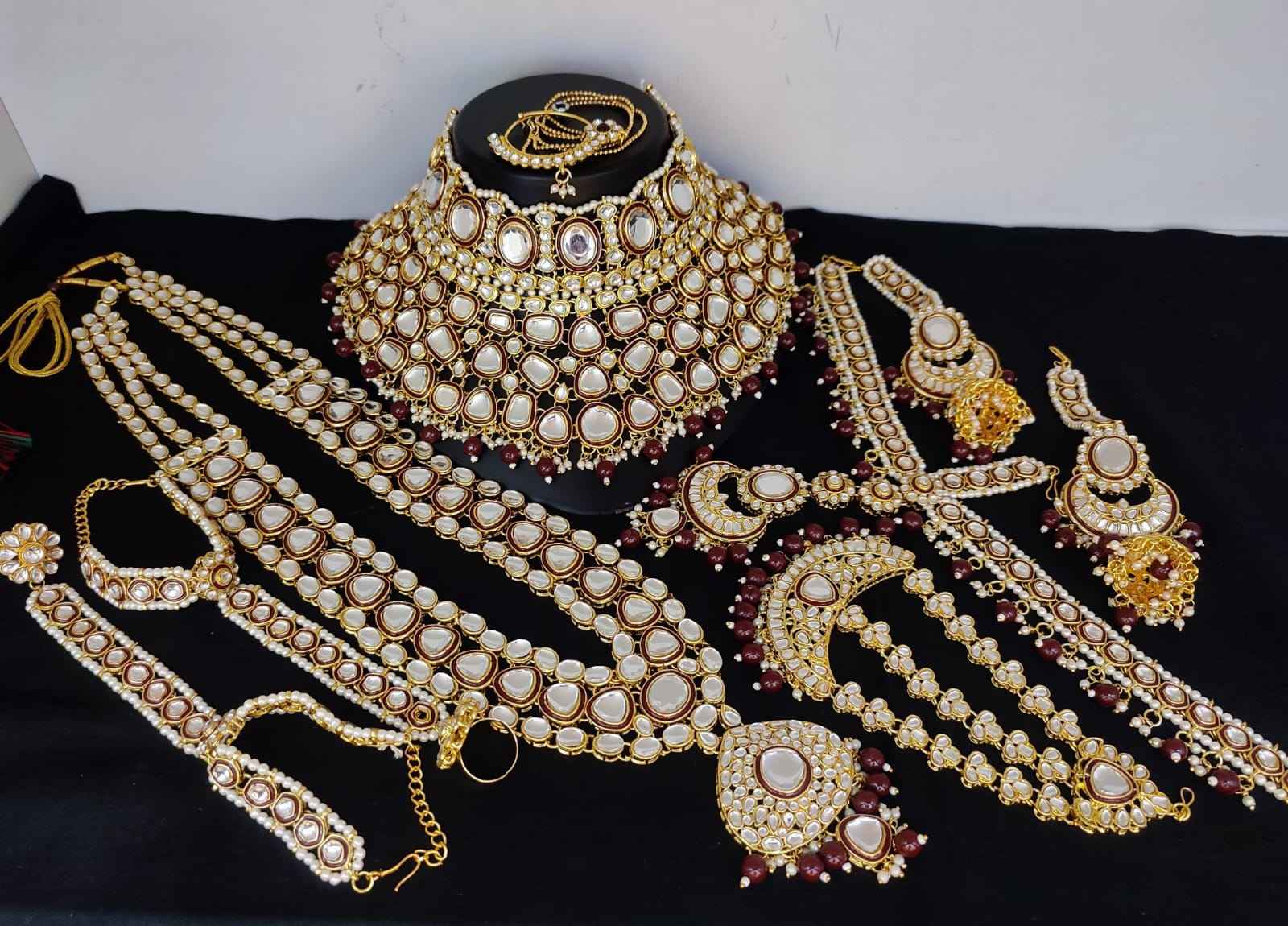 สีน้ำตาล