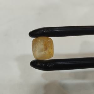 พลอยไพลินสีเหลืองธรรมชาติคุณภาพดี ไม่ผ่านการปรับแต่ง ทรงคุชชั่น 6.33 กะรัต สำหรับทำแหวน จี้ หรือเครื่องประดับ  หินประจำเดือนกันยายน ให้แสงสว่าง - Product Image 2
