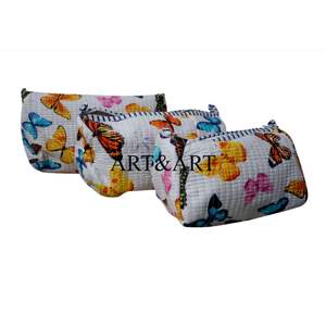 Juego de Tres Bolsas de Maquillaje de Viaje Cosméticas de Algodón con Estampado Floral Elegante, con Cierre y Borla, Ecológicas - Product Image 3