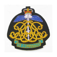 Écusson de blazer brodé à la main avec patchs en fil d'or épingle à nourrice attachement OEM/ODM badges uniformes