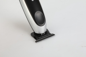 Tagliacapelli Professionale con Batteria da 2600mAh e Lama in Acciaio Inossidabile Giapponese per Distributori e Fornitori di Attrezzature per Barbieri - Product Image 5