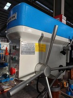 Haute qualité CNC Vertical pilier perceuse 40mm capacité de forage robuste engrenage MT3 broche cône 8 vitesses Table moteur