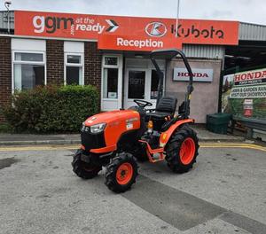 Venta caliente Kubota B2261 Compact Tractor Garden con cargador frontal de buena calidad - Product Image 1
