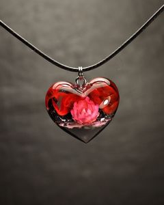 2024 vente en gros créatif fait à la main brillant tradition aiguilles en unique bleu foncé ciel nuages résine collier lumineux pour les femmes - Product Image 1