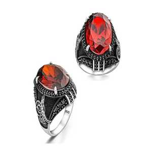 Anello da uomo in argento sterling 925 con motivo a sigillo ottomano e zircone rosso, 12,25 gr. - Product Image 1