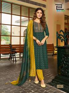 Prêt à porter Reyon Broderie Ethnique Indienne & Pakistanaise Costume Comprend Imprimé Travail Kurti Pair et Salwar Kameez - Product Image 2