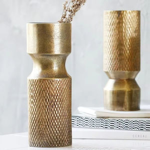 Vases en métal résistant aux intempéries pour jardins extérieurs et patios vases en métal pour des compositions florales élégantes - Product Image 1