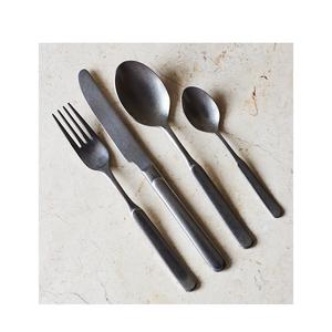 Ensemble de couverts en forme de feuille d'or, vaisselle personnalisée, fourchette de mariage, couverts en acier inoxydable, ensemble de couverts en métal faits à la main - Product Image 5