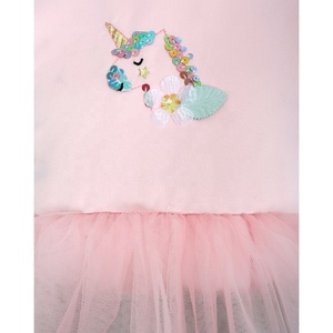 Diseño de unicornio bordado a mano bebé niña tul vestido rosa con mangas cortas y arcoíris de siete capas ODM Premium para primavera - Product Image 3