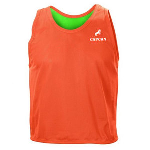 Bavoirs d'entraînement réversibles à double face durables de style à motif personnalisé gilet d'équipe sportive pour la pratique fabriqué au Pakistan - Product Image 5