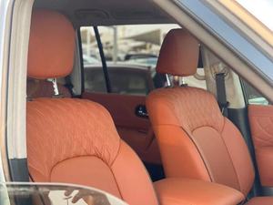 Sièges en cuir pour SUV 4x4 AWD 5 places, conduite à gauche, R18, automatique, toit ouvrant panoramique, caméra arrière 360°, modèle 2021-2022 - Product Image 3