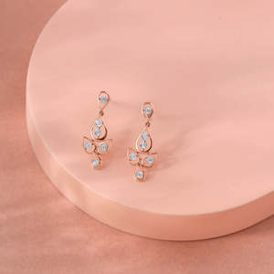 Pendientes de moda con diseño de hoja, gotas brillantes y diamantes colgantes - Product Image 1