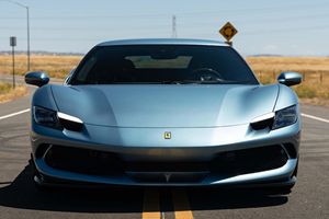 2022 296 GTB 818 ch V6 hybride biturbo, plus de 65 000 $ de options, Azzurro Metallic - Product Image 2