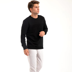 Sudadera clásica ligera de cuello redondo para hombre, textura suave, ajuste relajado para uso diario de invierno, hecha de poliéster/algodón teñido liso - Product Image 2