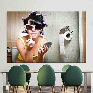 Art mural moderne pour salle de bain : Femme aux toilettes, toile imprimée, toile encadrée - Product Image 1