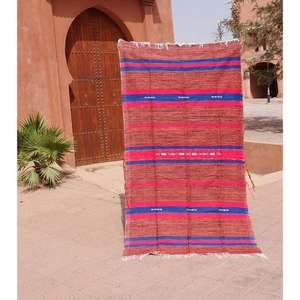 Couverture marocaine faite à la main, authentique artisanat berbère, couverture douce tissée à motifs tribaux, décoration d'intérieur, cadeau - Product Image 1