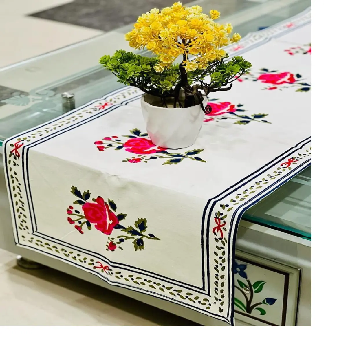 カスタムメイドの綿100% 生地、赤い花柄の6人掛けテーブル用のホーム & ホテル用ハンドブロックプリントテーブルランナー