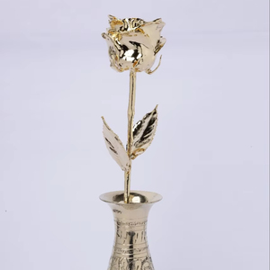 Vase à fleurs en or personnalisé idéal pour les cadeaux d'entreprise et les ensembles de mariage - Product Image 1