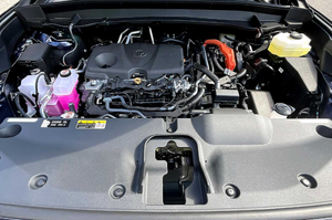 Toyota Highlander Hybrid Limited SUV d'occasion en excellent état - Product Image 2