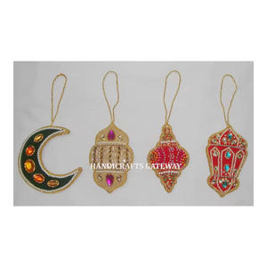 Última producción de diferentes diseños de decoración navideña con forma personalizada, bordado Zari y adornos colgantes con cuentas - Product Image 1