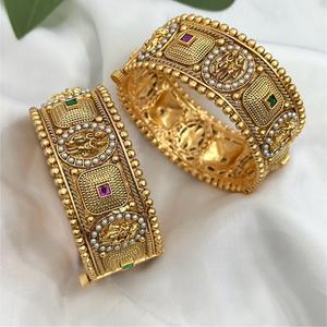 Clásico de calidad Premium Gold Polish Diseñador exclusivo Dos juegos de brazaletes Función DE BODA Colección de ropa para mujeres niñas - Product Image 1