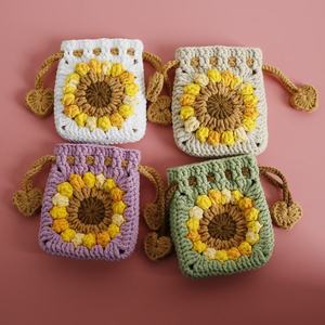 Mini sac à cordon en crochet en gaze de coton laiteux motif tournesol, accessoire de mode pour écouteurs, monnaie ou clés - Product Image 4