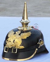 Casque allemand prussien médiéval Pickelhaube en cuir noir et or durable, laiton, historique, portable, costume d'Halloween, vente en gros