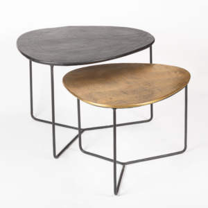 Ensemble de tables d'appoint en aluminium et fer Table d'appoint de canapé à dessus ovale au design unique pour mobilier de salon et de chambre à coucher - Product Image 1