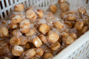 Galletas de Café Suaves con Almendras Sin Gluten Italianas de Mombaruzzo 1000g - Cavalier Vicenzi - Product Image 3