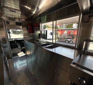 Remorque de restauration rapide mobile commerciale entièrement équipée, très demandée, prête pour livraison mondiale aujourd'hui. Achetez un camion de restauration rapide aux États-Unis. - Product Image 3