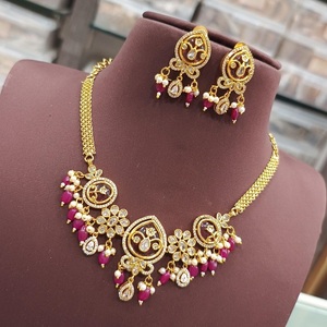 Conjunto de collar de tono dorado de diseño único exclusivo de calidad superior pulido Premium tradicional con pendientes para mujer para boda - Product Image 1
