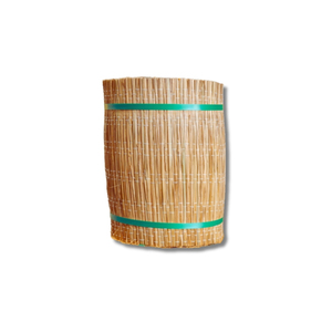 Tapis en jonc brun naturel pour les espaces de vente au détail et d'exposition, créant des surfaces de présentation chaleureuses et écologiques - Product Image 1