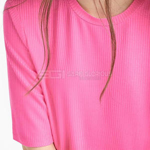 Camiseta básica de algodón para mujer, informal, con cuello en V, manga corta, transpirable, cómoda, moderna, suave, sencilla, de verano. - Product Image 3