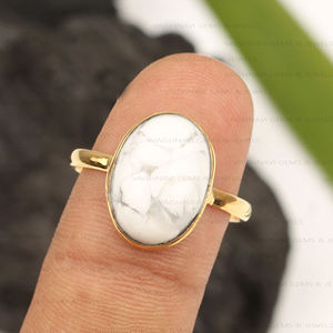 แหวนฮาวไลท์สีขาวรูปไข่10X14มม. ใช้925เงินสเตอร์ลิง18K ชุบทองไปงานปาร์ตี้ - Product Image 3