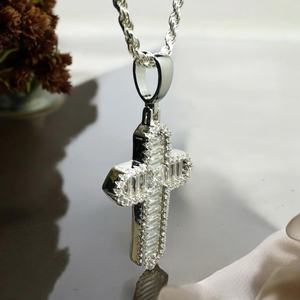 Colgante de lujo con diseño de cruz de plata de ley 925 con diamante de moissanita VVS, estilo hip hop, para uso unisex. - Product Image 3